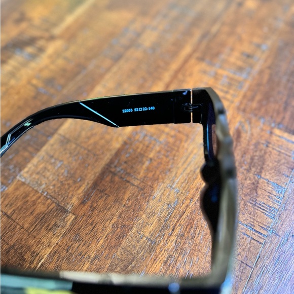 D&G Very Loving Sunglass - Picture 5 of 6